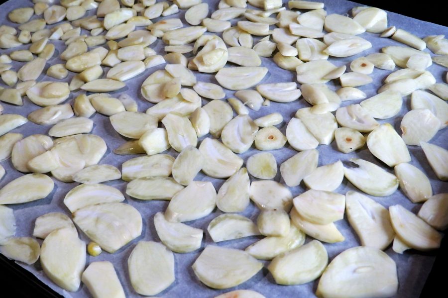 Sliced garlic Homemade Garlic Powder Sliced garlic Homemade Garlic Powder