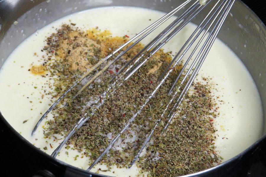 Add herbs Alfredo Sauce 2020-08-16 003 Add herbs Alfredo Sauce